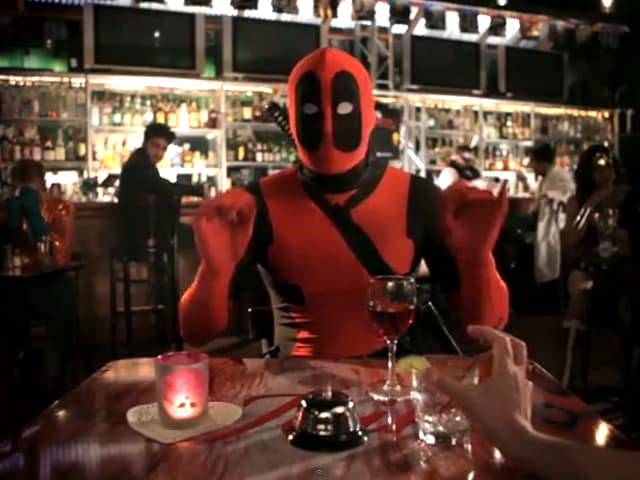 Supereroi alle prese con speed date: avranno fortuna? [Video]