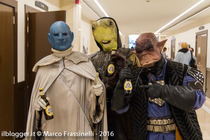 Strani personaggi frequentano questo festival