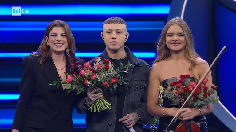 Sanremo 2023 - Lazza con Emma e Laura Marzadori