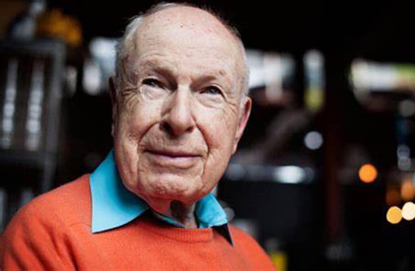 Foto del regista Peter Brook